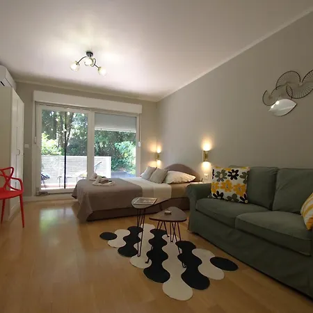 Charming Terrace Appartement