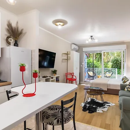 Charming Terrace Apartman