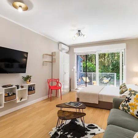 Charming Terrace Apartman *
